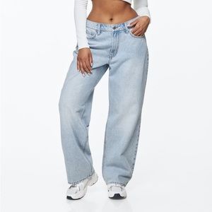 H&M 90s baggy jeans